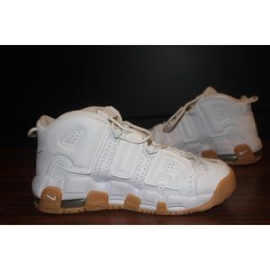 White Nike Uptempo Gum Bottom